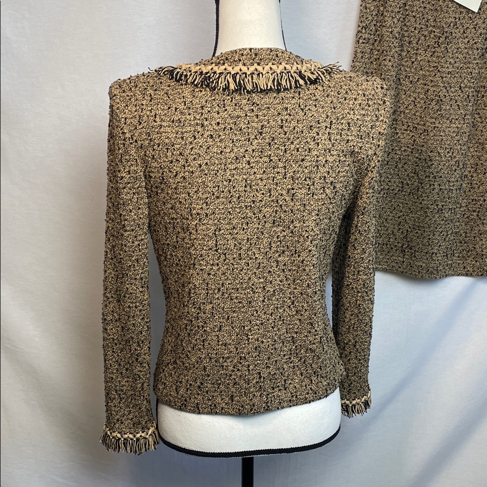 St. John Suit Set 2 piece Elegant knit Jacket skirt NWT boucle black camel - Picture 9 of 17